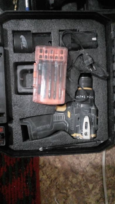 Шрупавёрт новый безщёточный