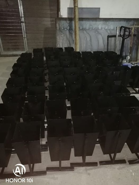 Урны .  Мусорные баки.