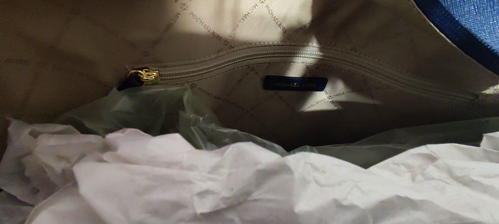 Продавам Оригинална чанта Michael Kors