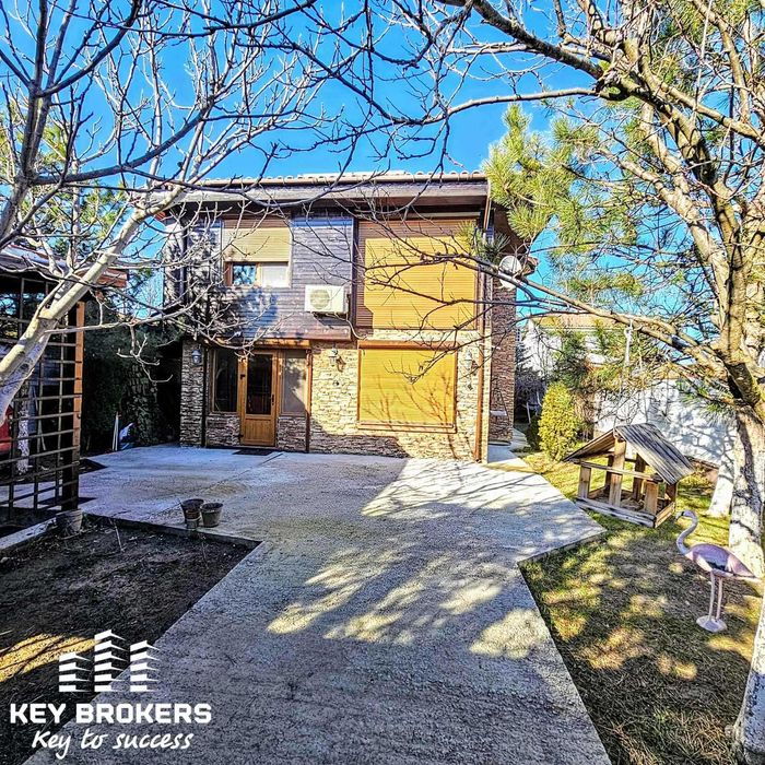 Продава се Къща в с. Гюльовца, Област Бургас - 119 кв.м за 1975 €/кв.м - Снимка #1