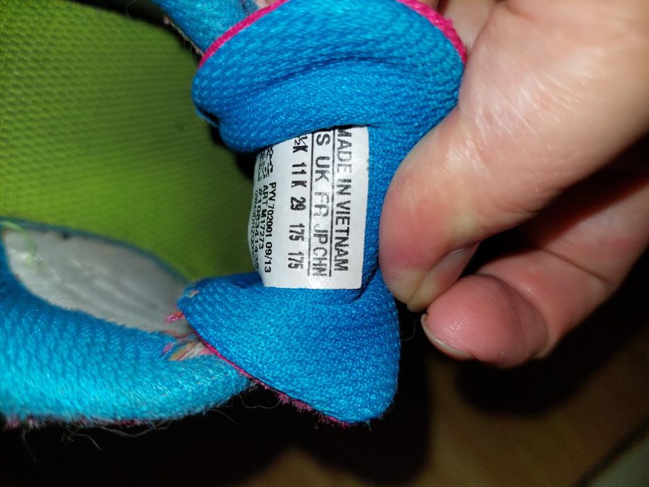 Кроссовки разные размеры