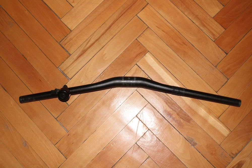 Оригинално хибридно велосипедно кормило, черно