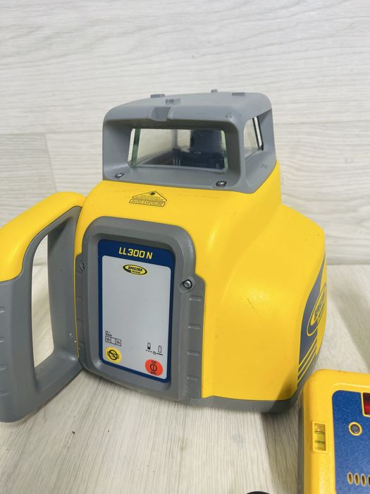 Spectra LL 300 N nivela laser rotativa