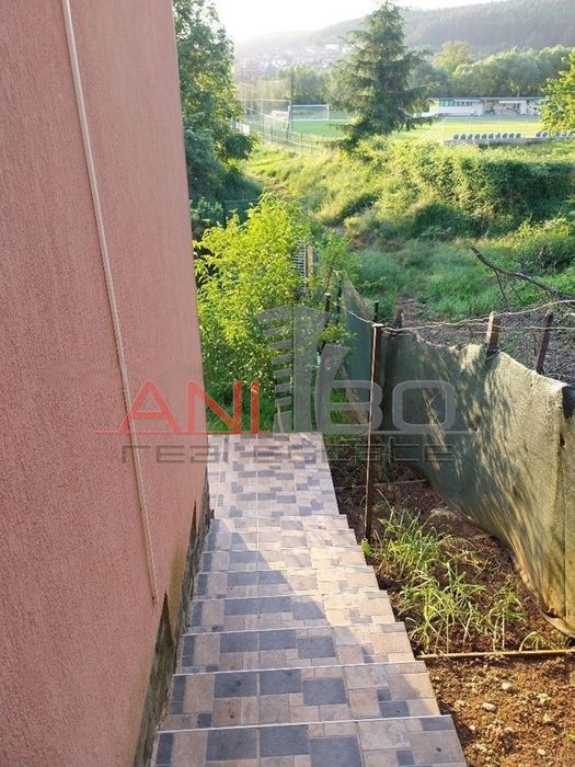 Къща в София, област-гр.Годеч площ 55м2, 330м2 УПИ, цена 125000€