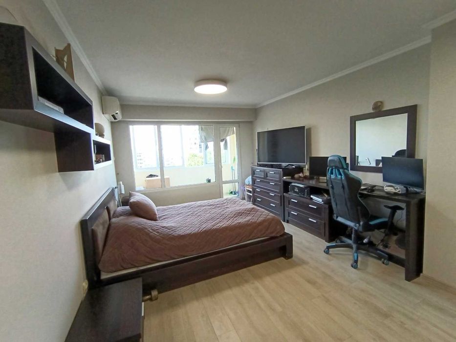 Продава се Двустаен апартамент в Варна, Бриз - 64 кв.м за 2422 €/кв.м - Снимка #8