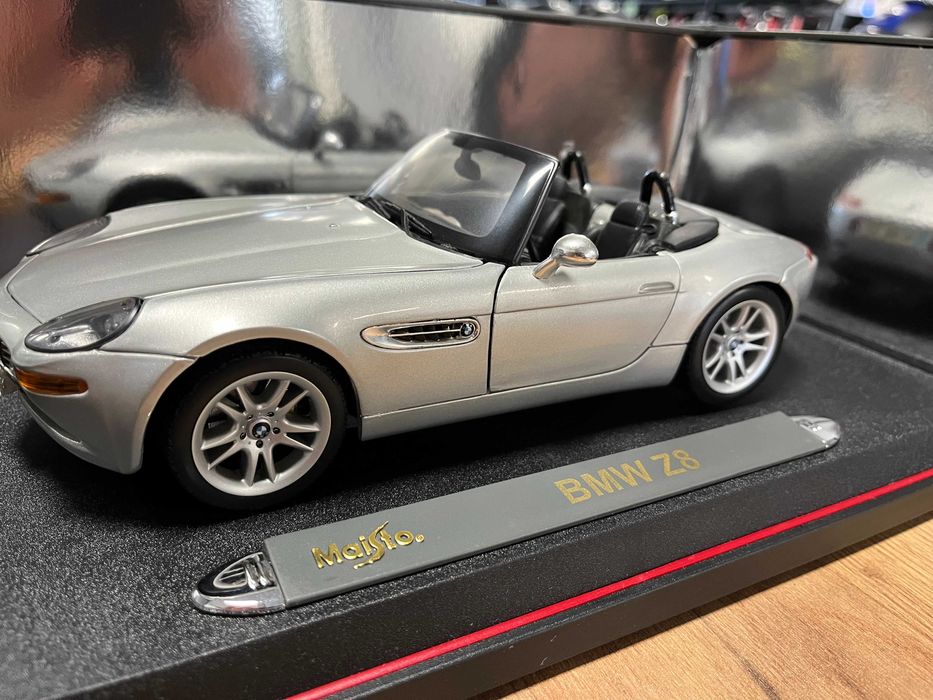 Чисто нов MAISTO GOLD метален колекционерски модел количка BMW Z8 1:18