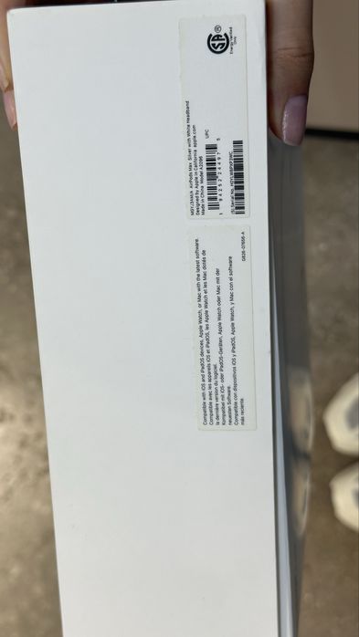Продам оригинальные  Airpods Max