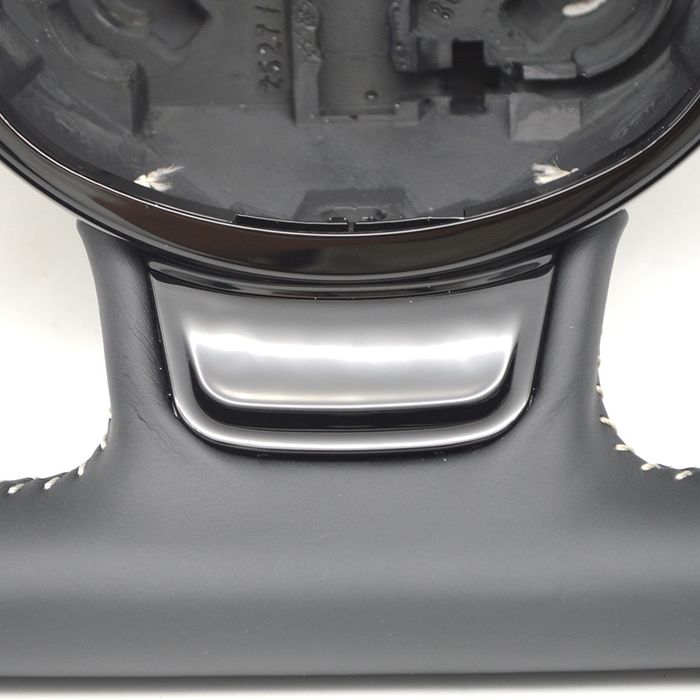 Волан Audi чисто нов