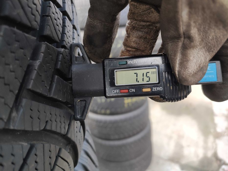 4бр Зимни гуми 225 55 17 - Hankook