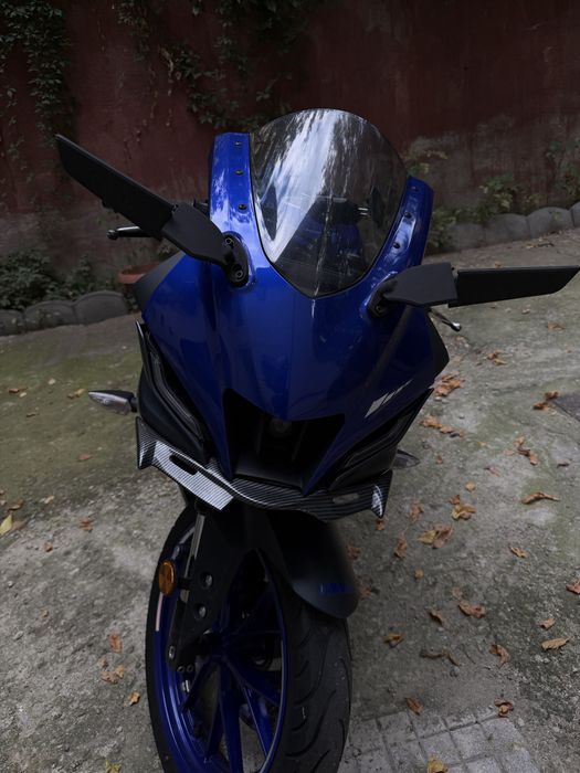 Vând Yamaha YZF-R125, an 2023, foarte bine întreținută și îngrijită. Evacuare MIVV omologata !NU!(ktm , honda , aprilia )