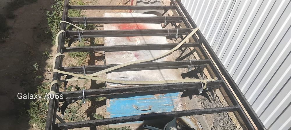 Багажник на крышу автомобиля.