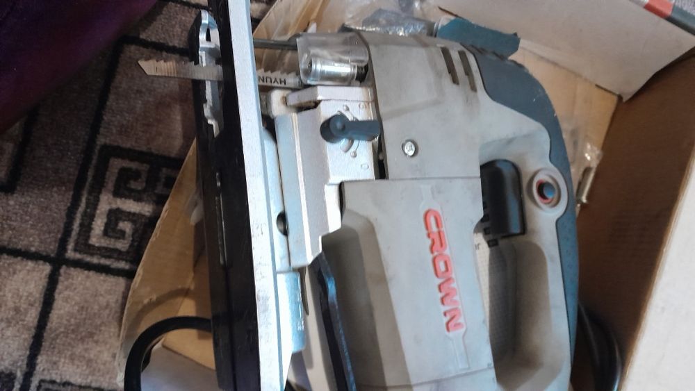 Продам Лобзиковую пилу.