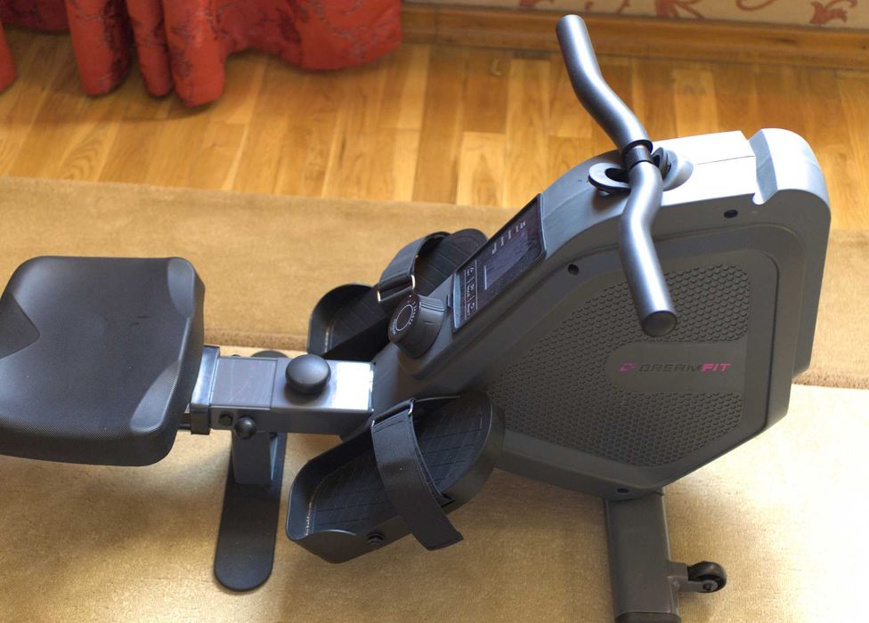 Гребной тренажер DreamFit DF421