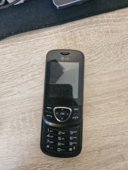 Vand telefoane vechi