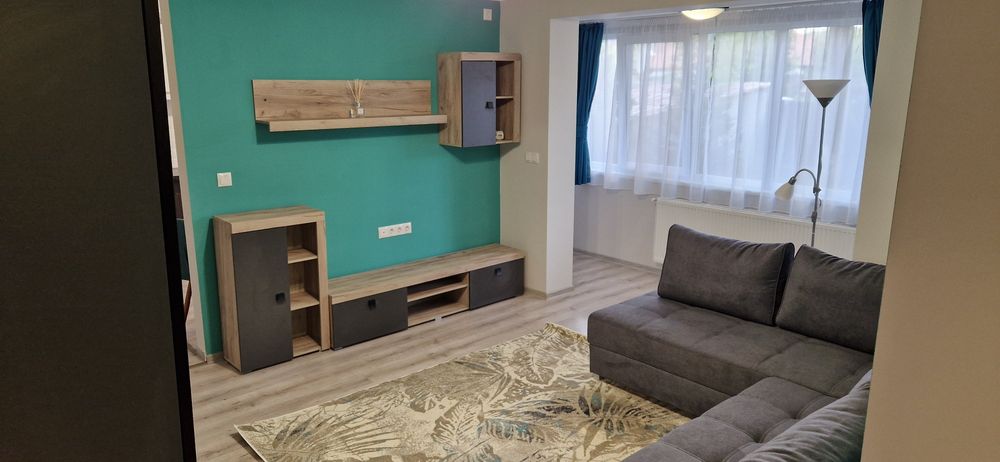 De inchiriat apartament 3 camere, 2 camere  +living cartierul Tudor