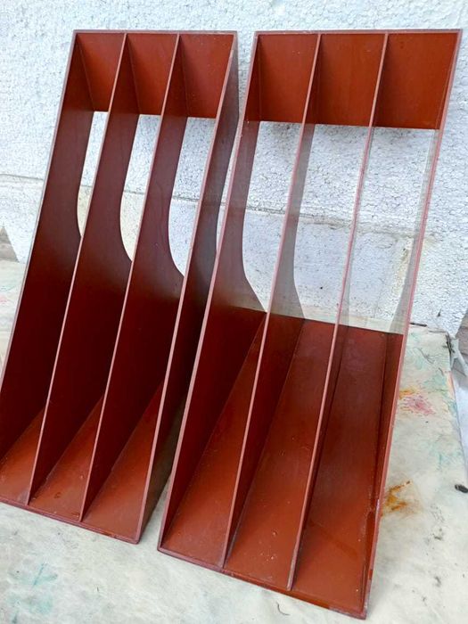 Подставка для виниловых пластинок