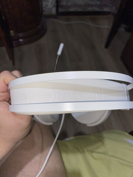 Продам наушники Redragon