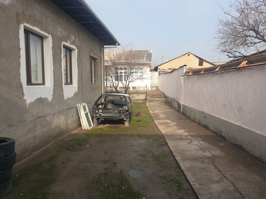 Uy sotiladi M.ulugbek uchxoz 5 sotix
