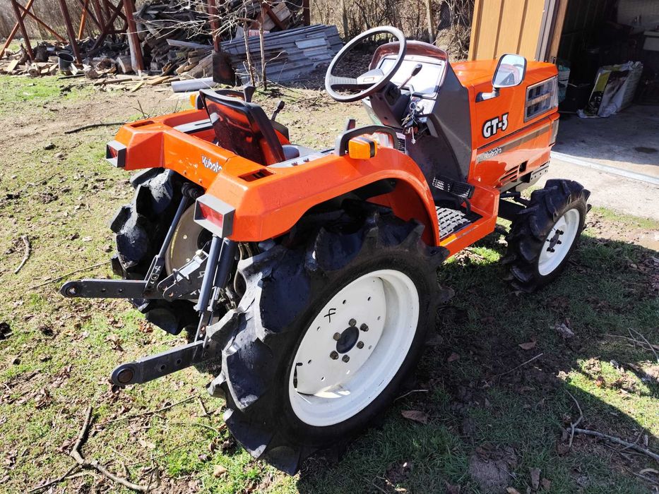 Трактор Kubota GT3 4х4 23 к.с. с мулчираща косачка и теглич