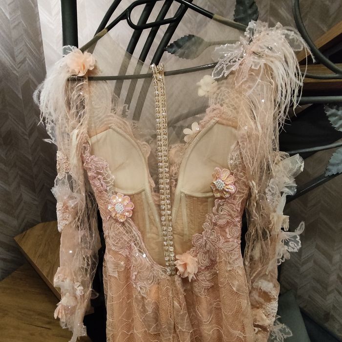 Рокля с аксесоари