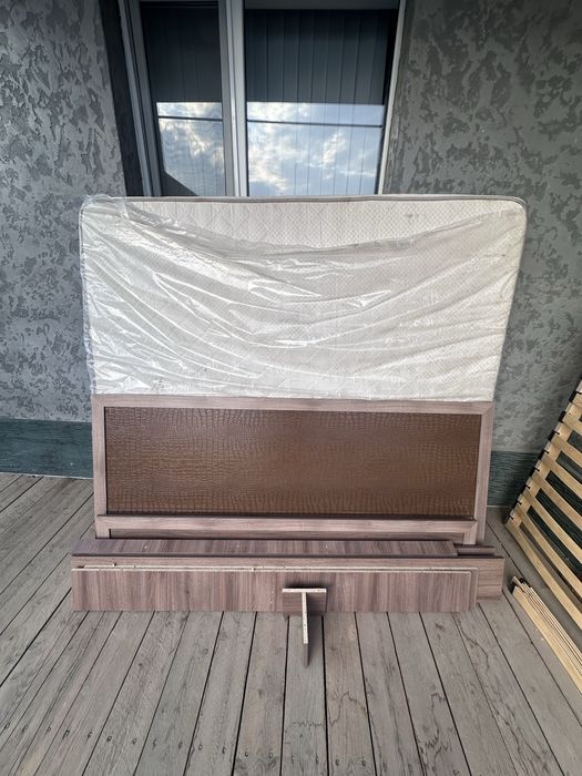 Кровать двухстпальная 180х200