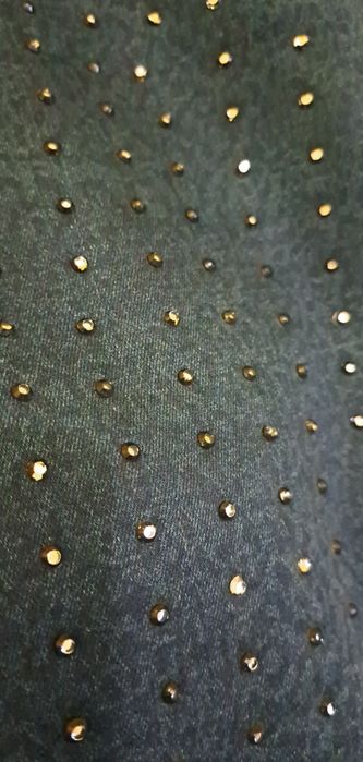 Blugi cu pietre negre