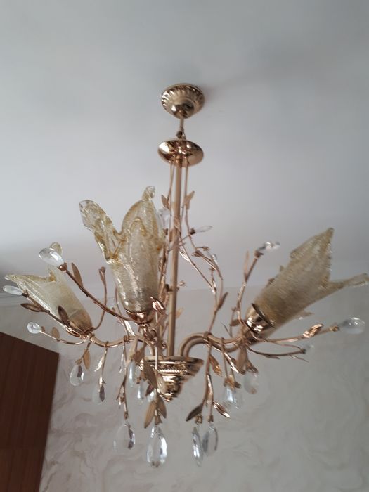 Продам люстру 5ти рожковую.