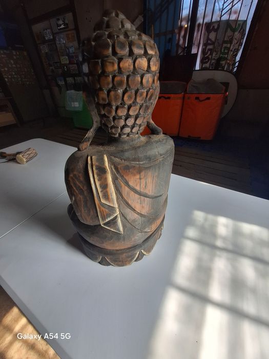 Дървена голяма Буда