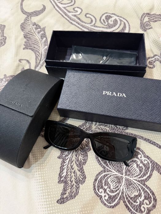 Слънчеви очила Prada