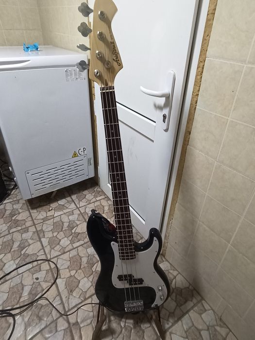 Бас Гитара   Aria pro2