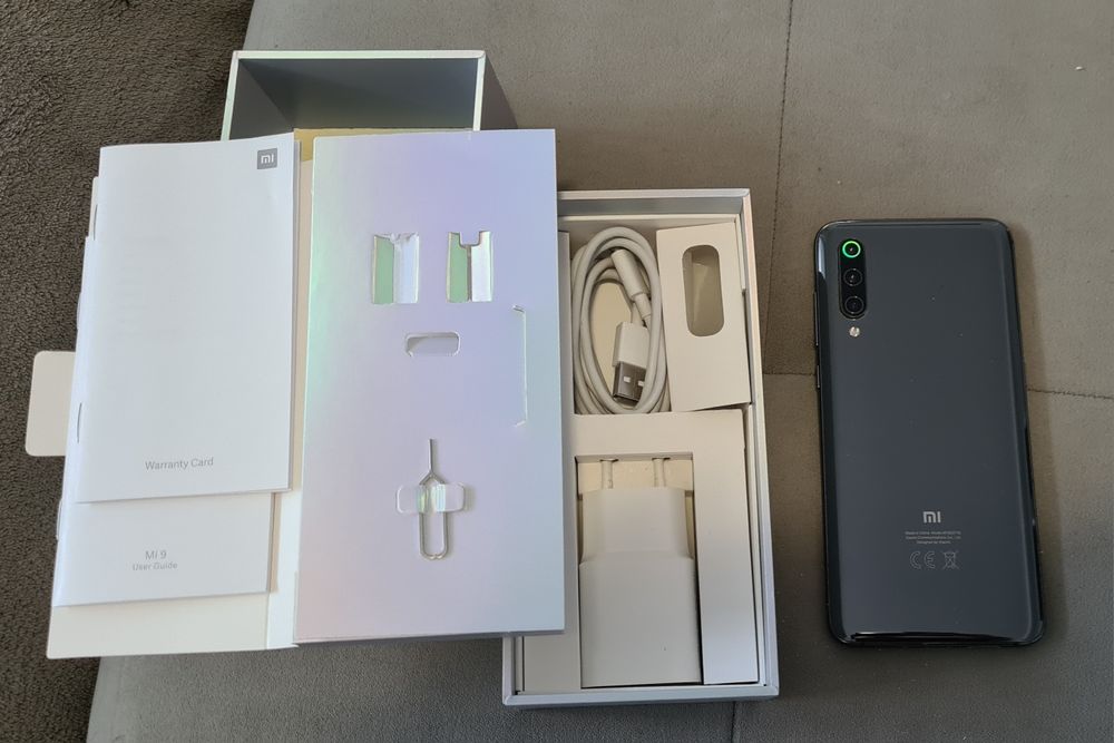 Telefon MI 9 full box cu camera 48MP  UltraHD, incarcare wireless