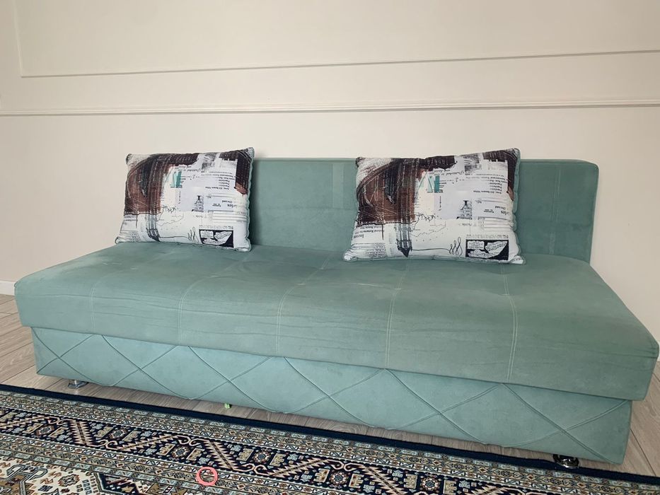 Продаётся диван.