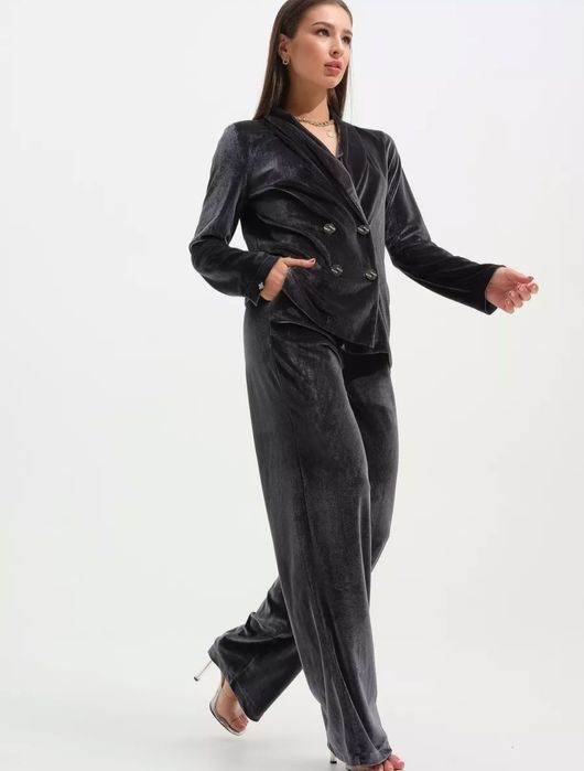 Продам костюм с брюками