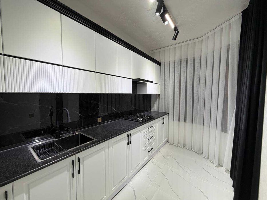 Продаётся 4х комнатная квартира по выгодной цене ЗАХОДИ ЖИВИ СПЕШИТЕ!