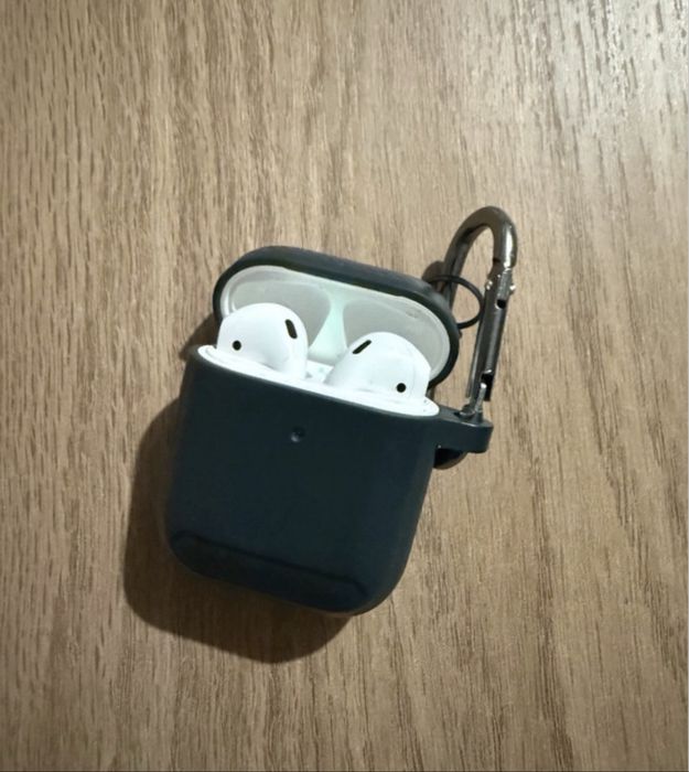 Apple  AirPods  2