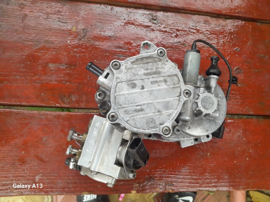 Pompa înaltă presiune benzina   audi a4 b6  2.0 FSI cod motor awa