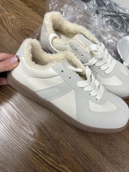 Продам новые зимние кеды