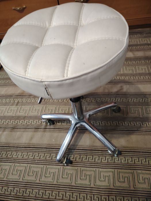 Продам стул для мастера
