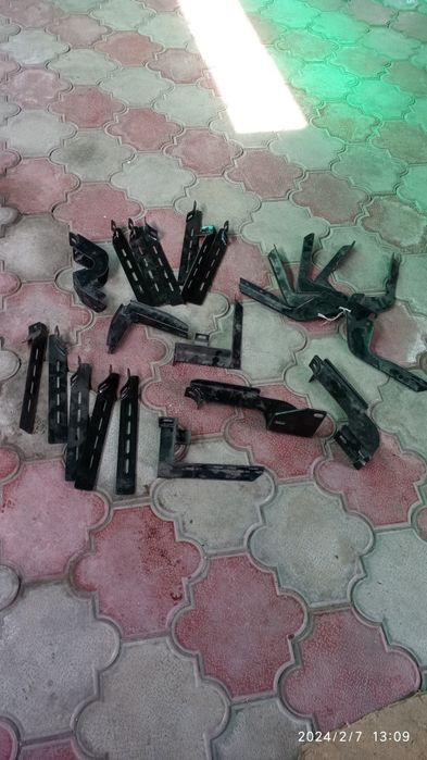 Кранштейн универсальный