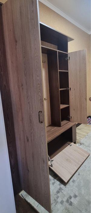 Шкаф в прихожую б/у