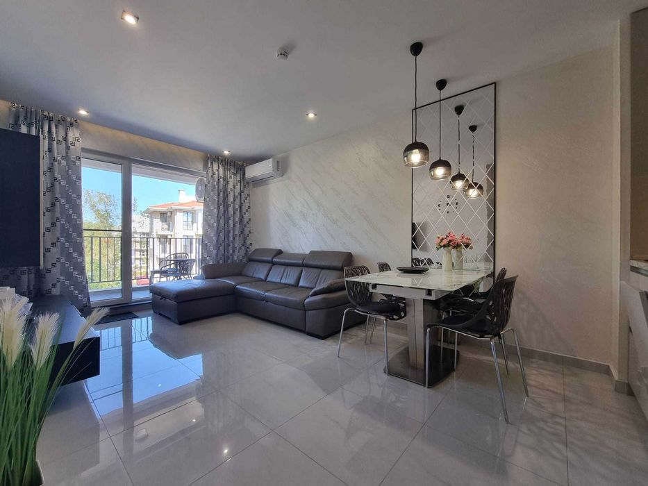 Продава се Двустаен апартамент в к.к. Слънчев бряг - 60 кв.м за 1750 €/кв.м - Снимка #4