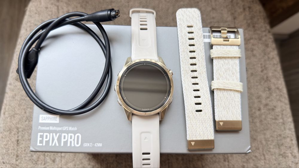 Garmin epix Pro (Gen 2) Sapphire Edition, 42 мм, Soft Gold.