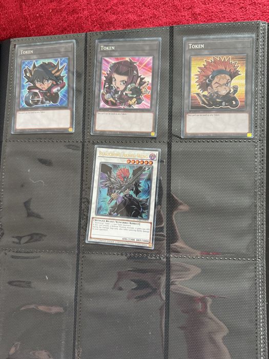 Yu-Gi-Oh карти.