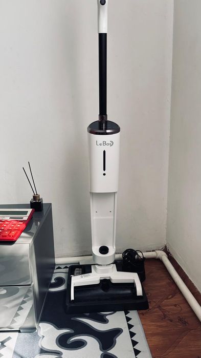 Моющий пылесосс.