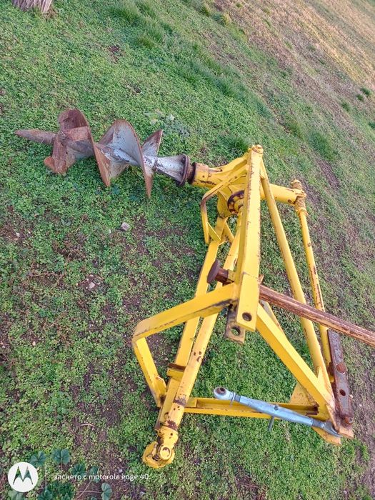 Свредел Ямкокопател за  навес на трактор с кардан