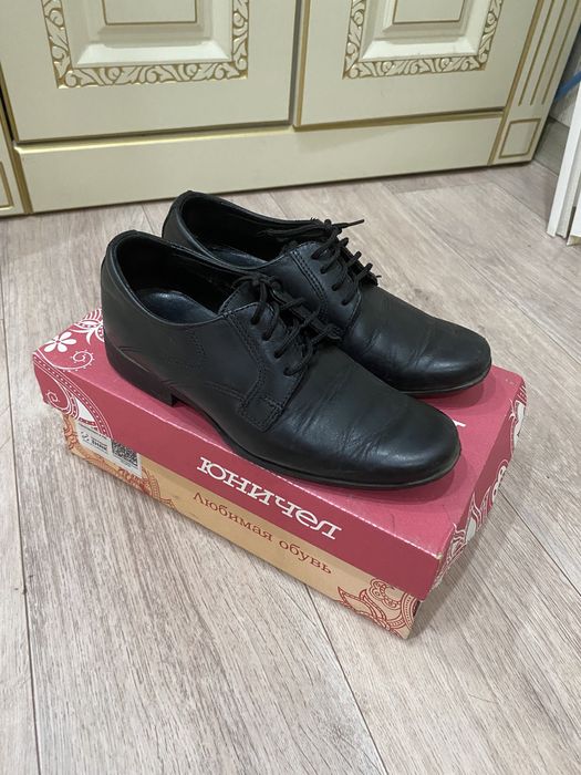 Продам туфли для мальчиков