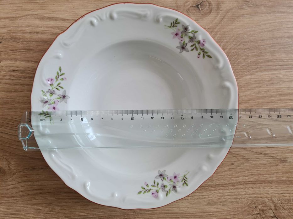 НОВИ порцеланови дълбоки чинии на "Изида"