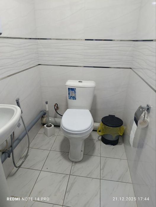 Сантехник установка унитаза