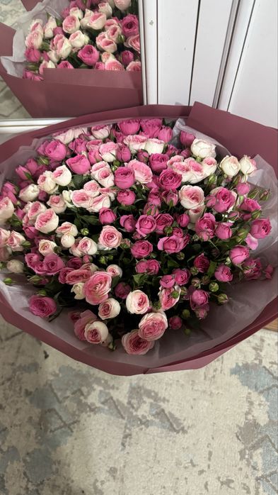 Букет из кустовых роз