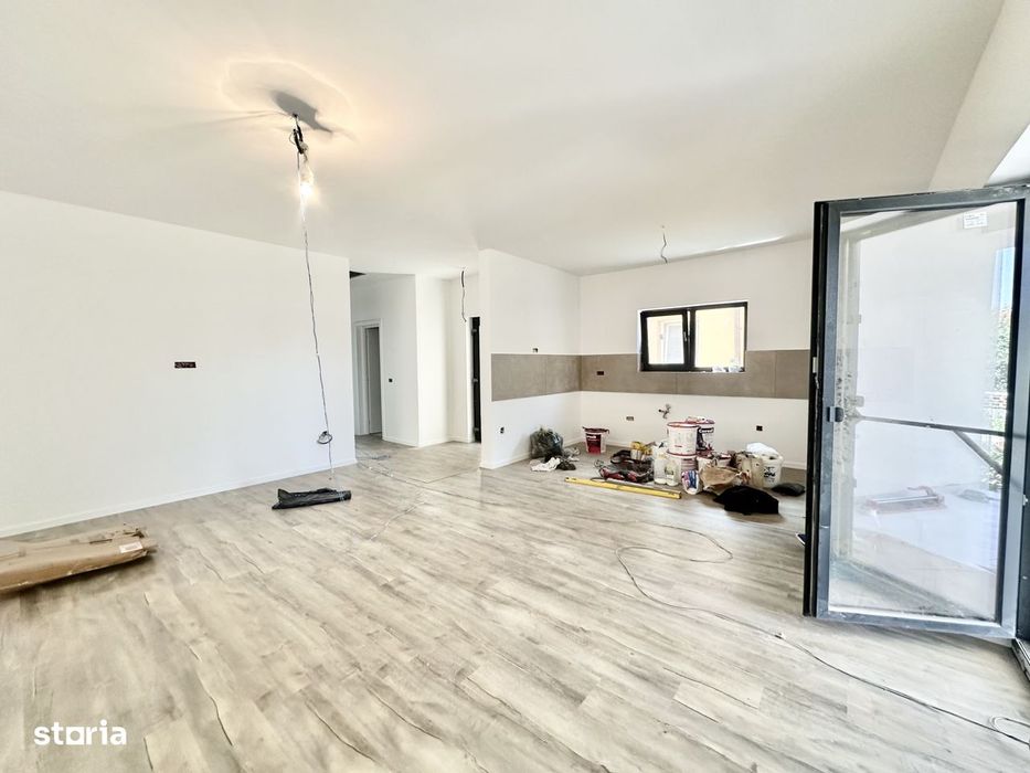 Duplex modern pe parter in Albina – 3 camere, 2 bai si teren generos